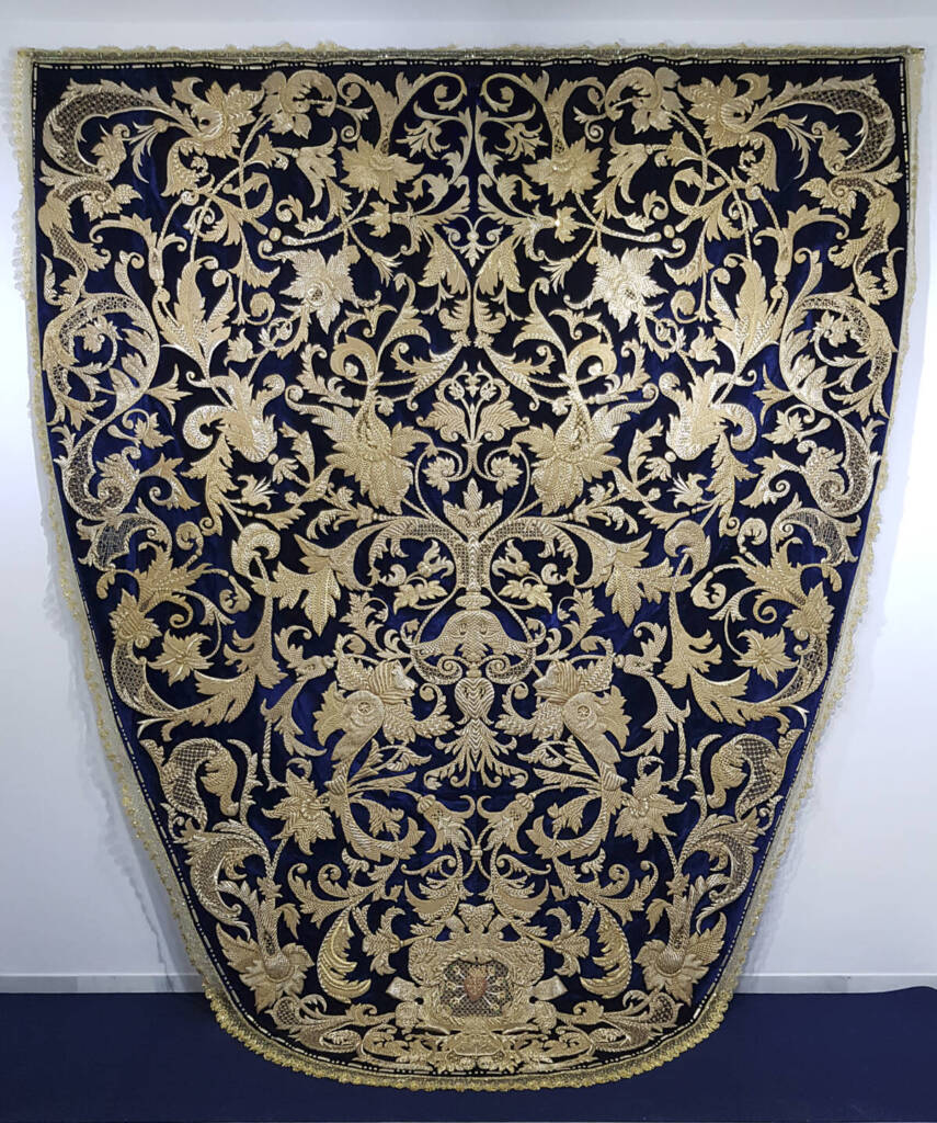 bordados en oro